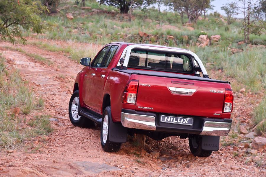  Toyota Hilux 4x4 Raider Double Cab 2016 года  (ZA) (фото 25 из 40)